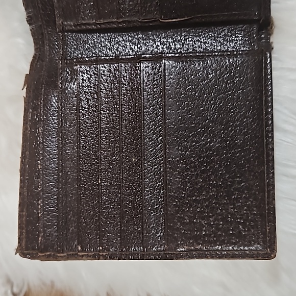 Gucci GG Monogram Small Wallet - Picture 14 of 17